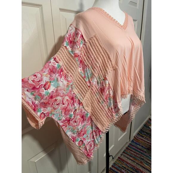 POL Pink and Floral V Neck Top - Picture 3 of 3